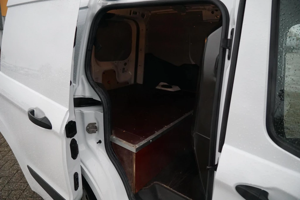 Ford Transit Courier – foto 14