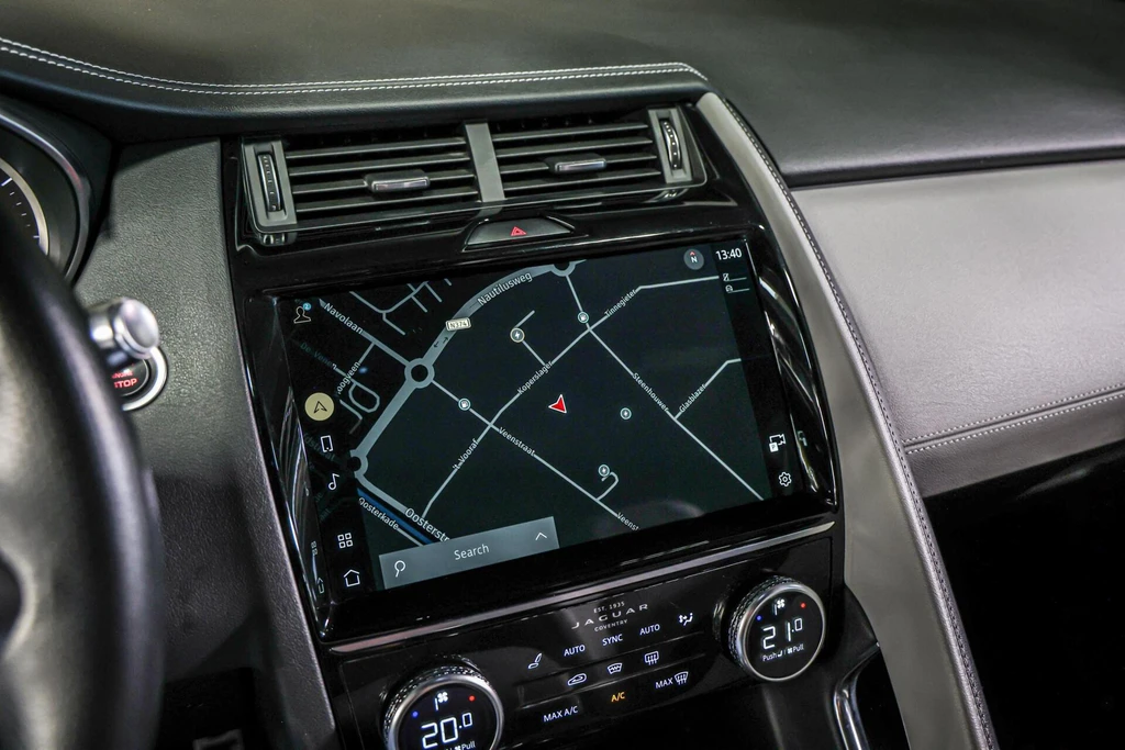 Jaguar E-PACE – foto 39