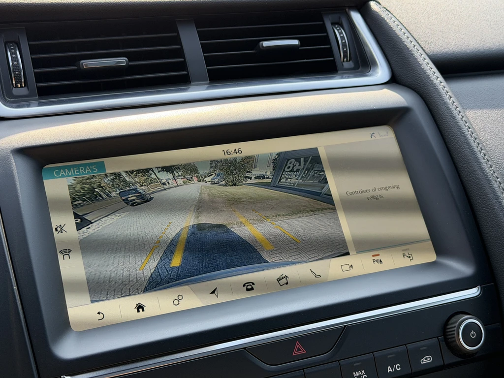 Jaguar E-PACE – foto 14