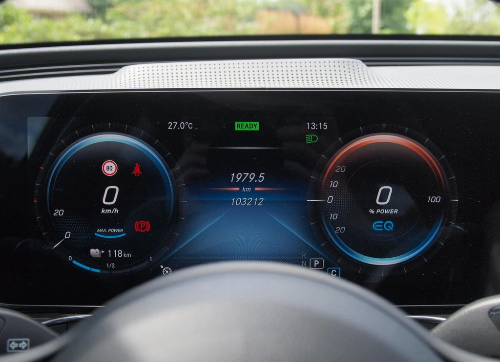 Mercedes-Benz EQC – foto 19