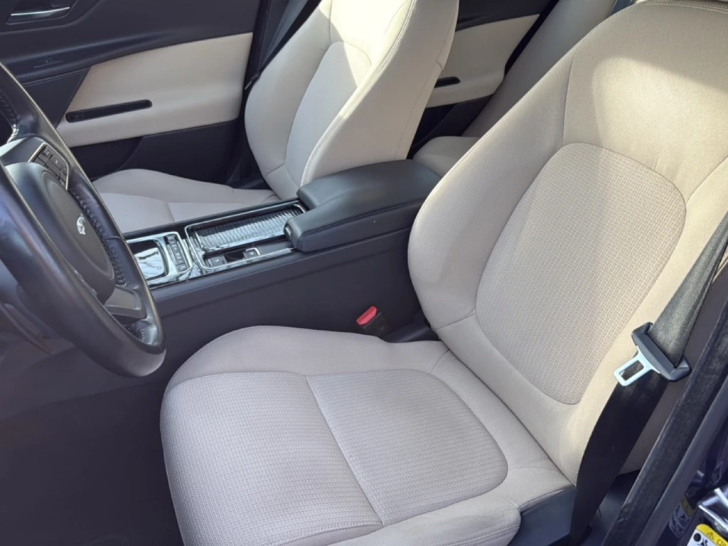 Jaguar XE – foto 20