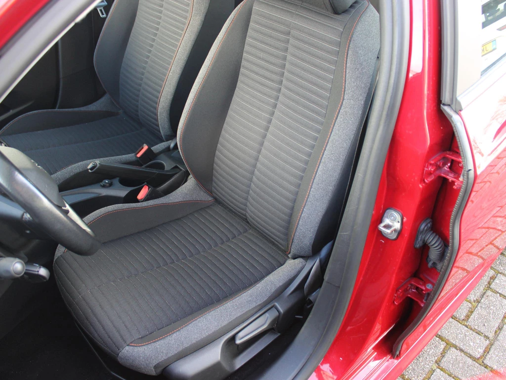 Peugeot 208 – foto 10