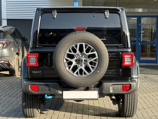 Jeep Wrangler – thumbnail 4