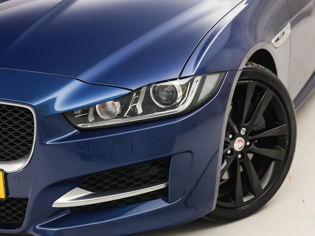 Jaguar XE – foto 13