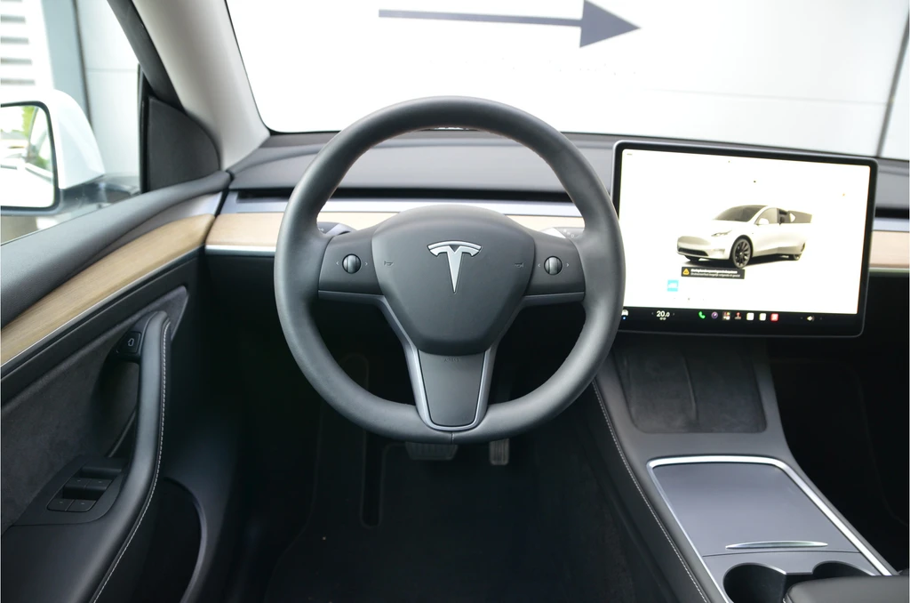 Tesla Model Y – foto 15