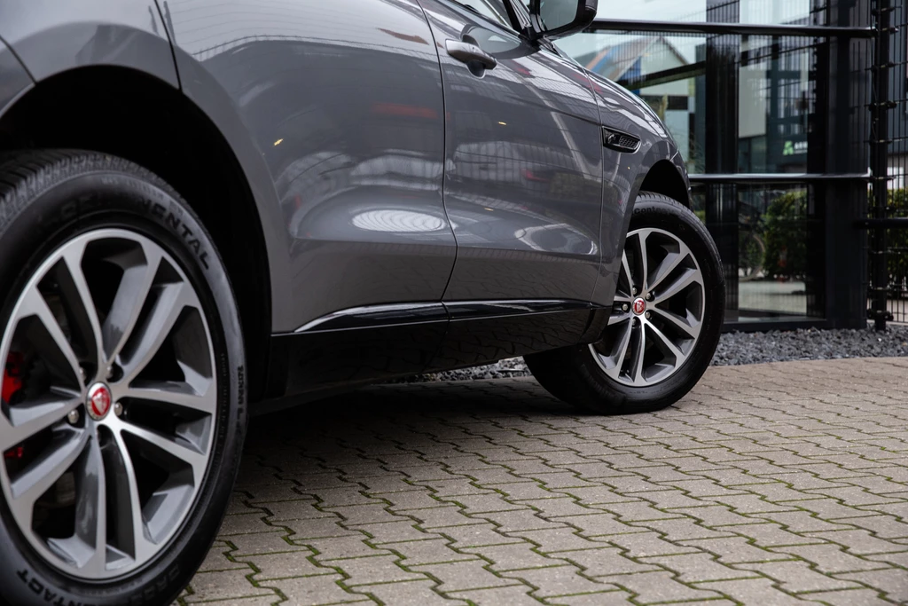Jaguar F-PACE – foto 7