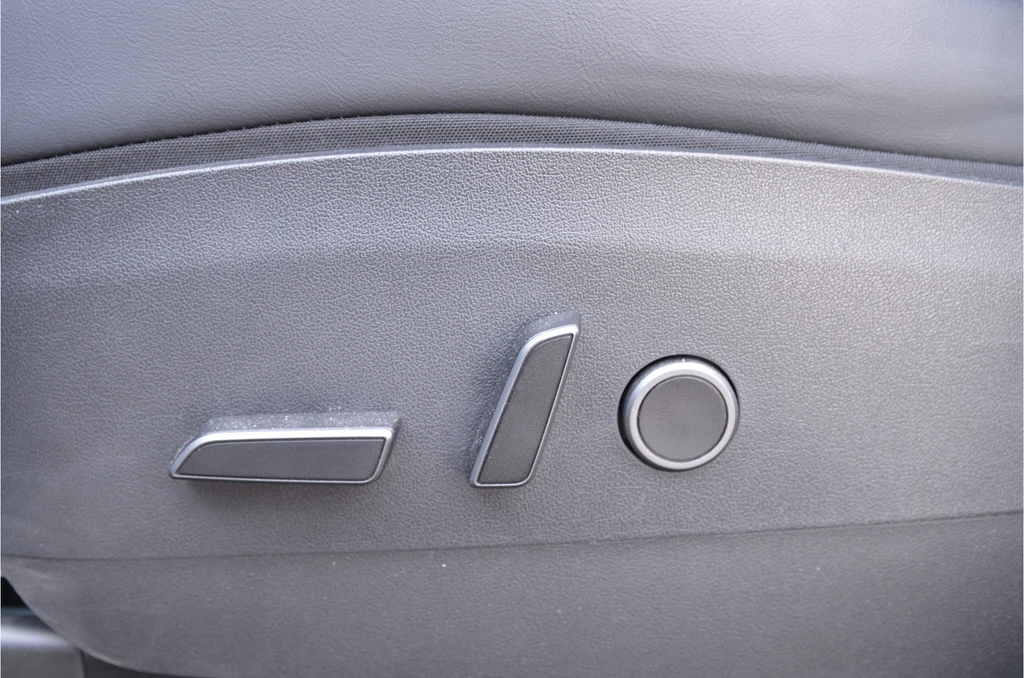 Tesla Model Y – foto 8