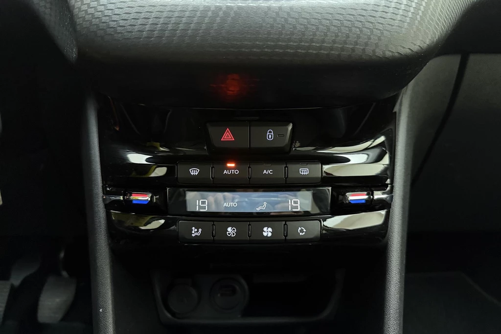 Peugeot 208 – foto 22
