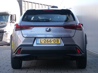 Lexus UX – thumbnail 4