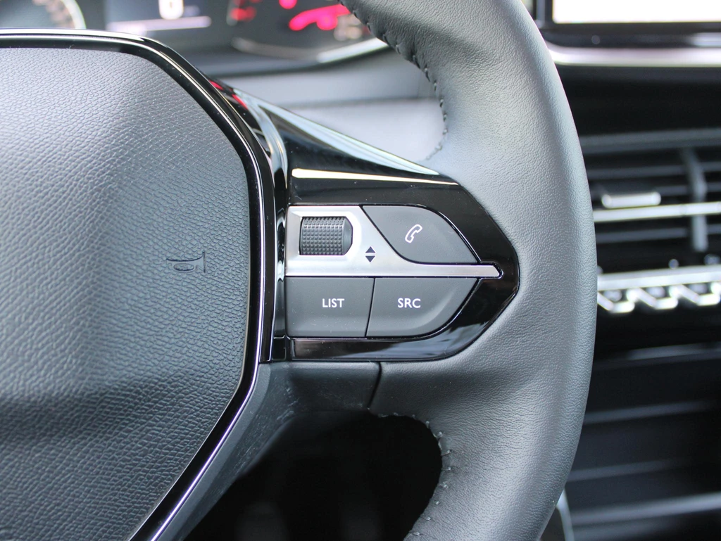 Peugeot 208 – foto 19