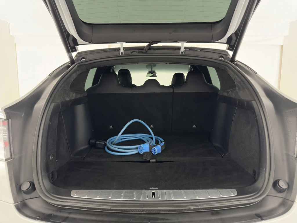 Tesla Model X – foto 10