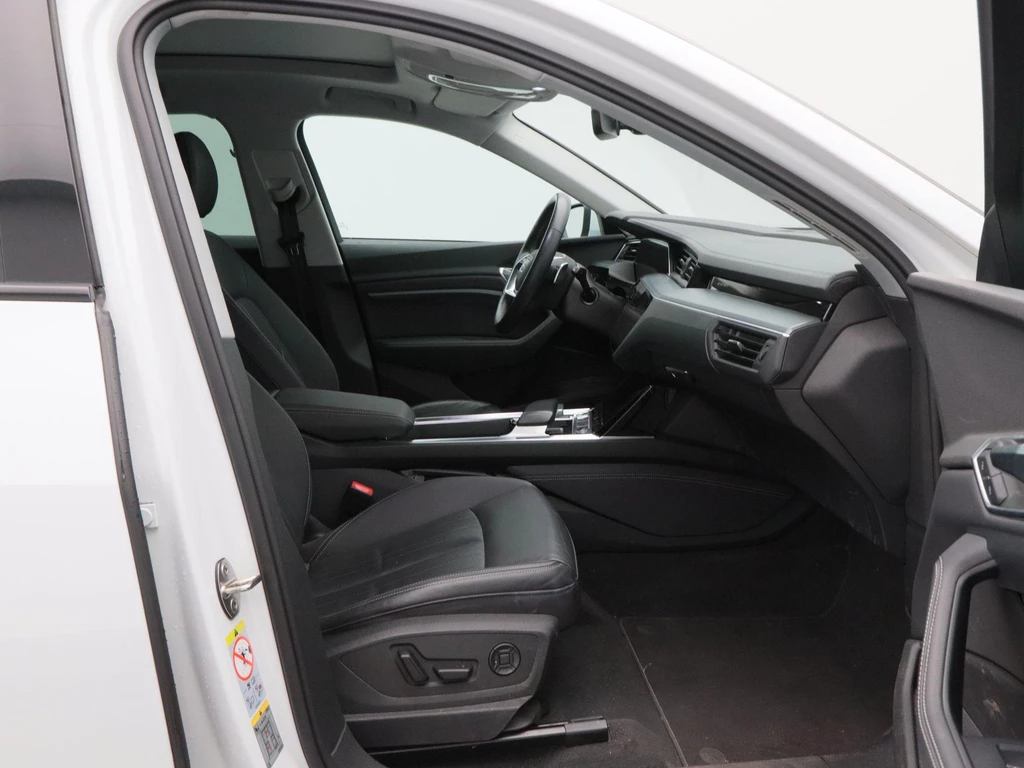 Audi e-tron – foto 18