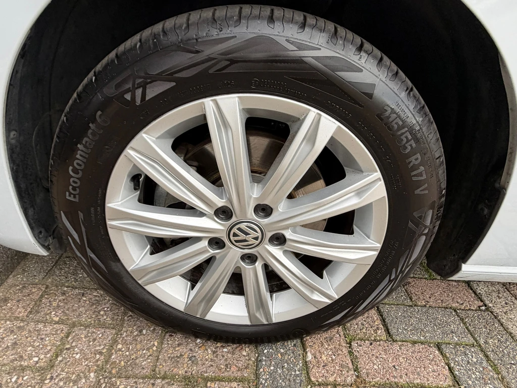 Volkswagen Touran – foto 9