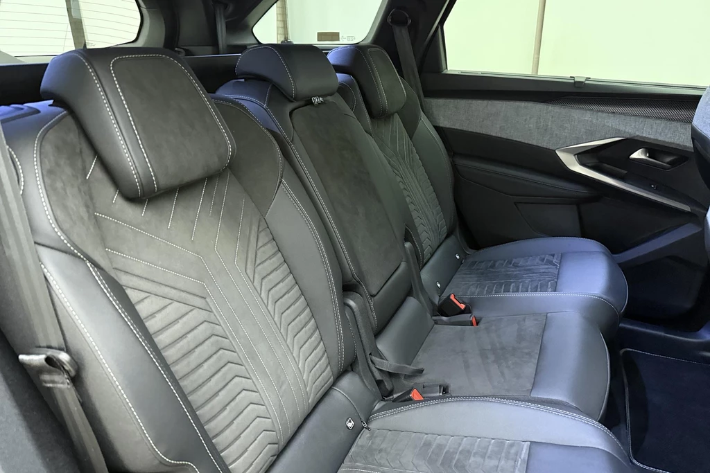 Peugeot e-5008 – foto 17