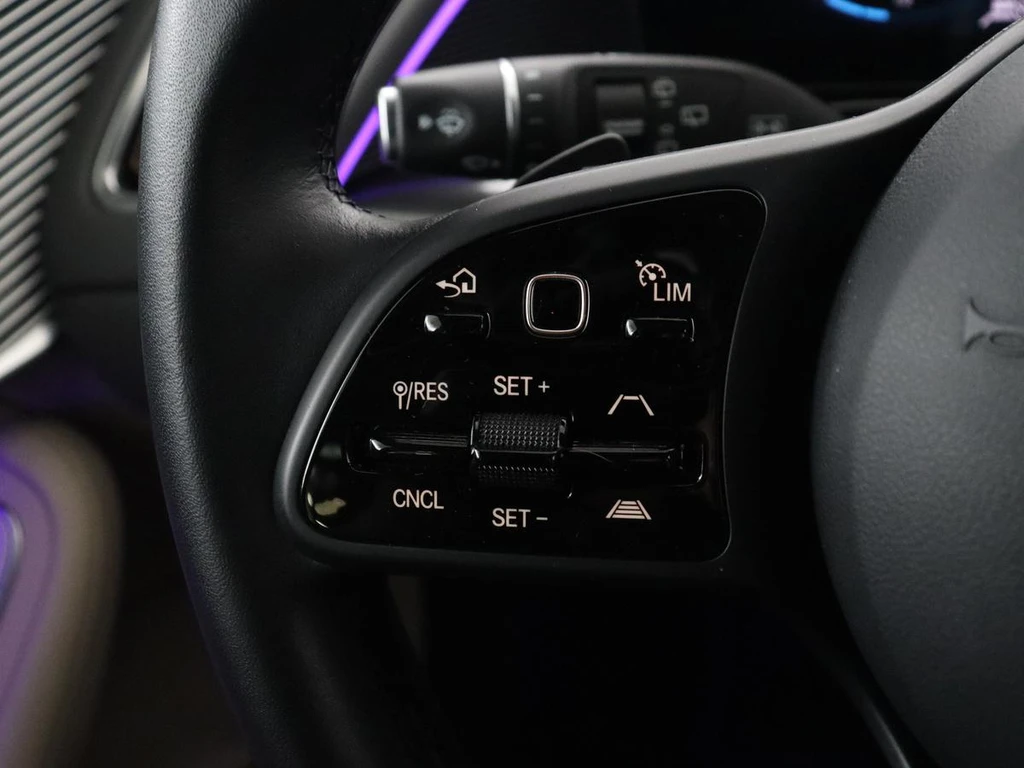 Mercedes-Benz EQC – foto 22