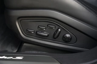 Porsche Taycan – thumbnail 26