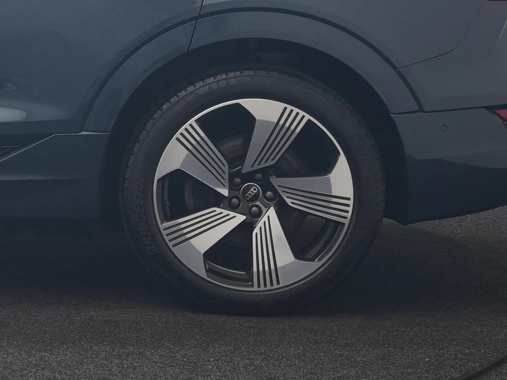Audi Q8 Sportback e-tron – foto 39