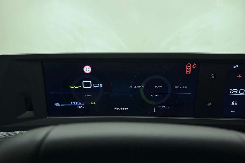 Peugeot e-5008 – foto 22