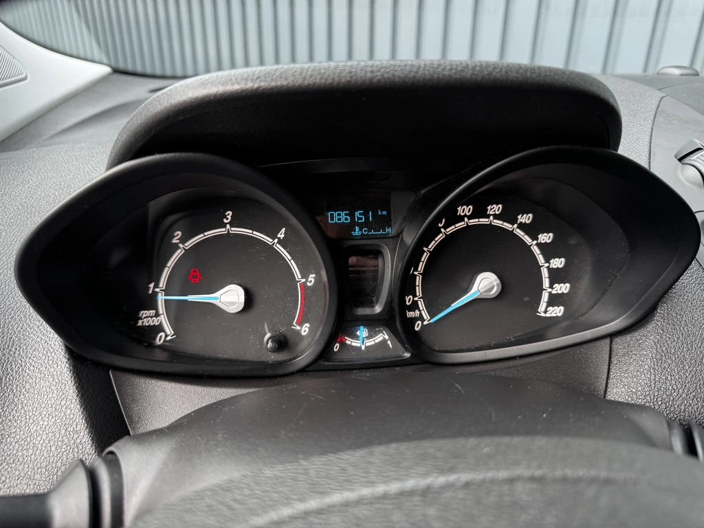Ford Transit Courier – foto 29
