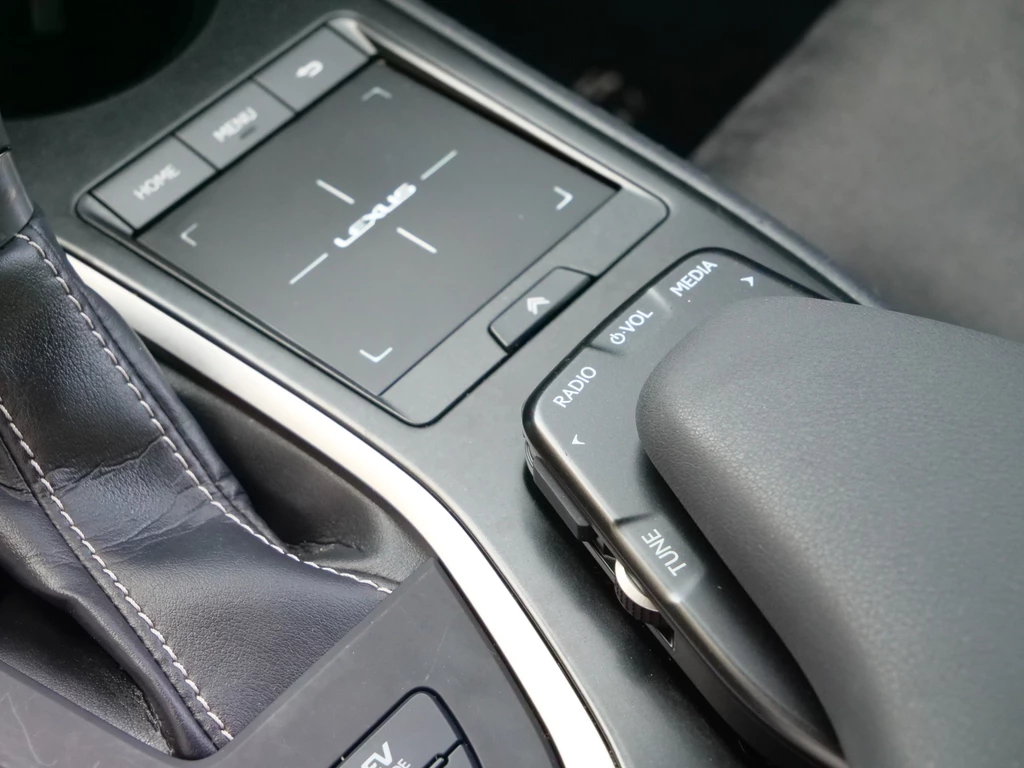Lexus UX – foto 15