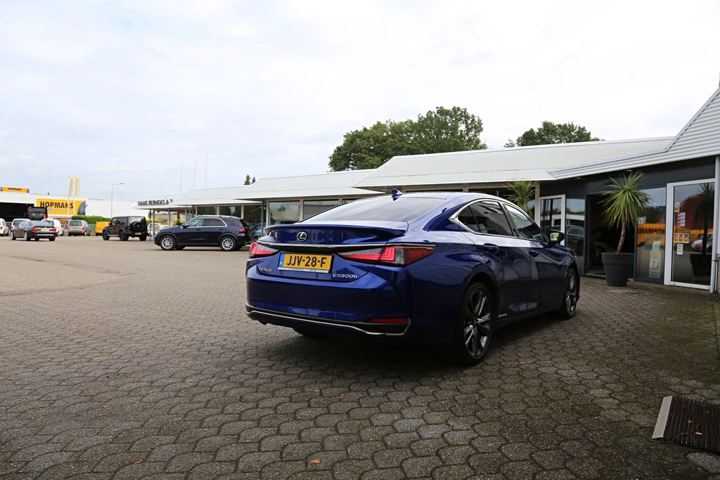 Lexus ES – foto 12