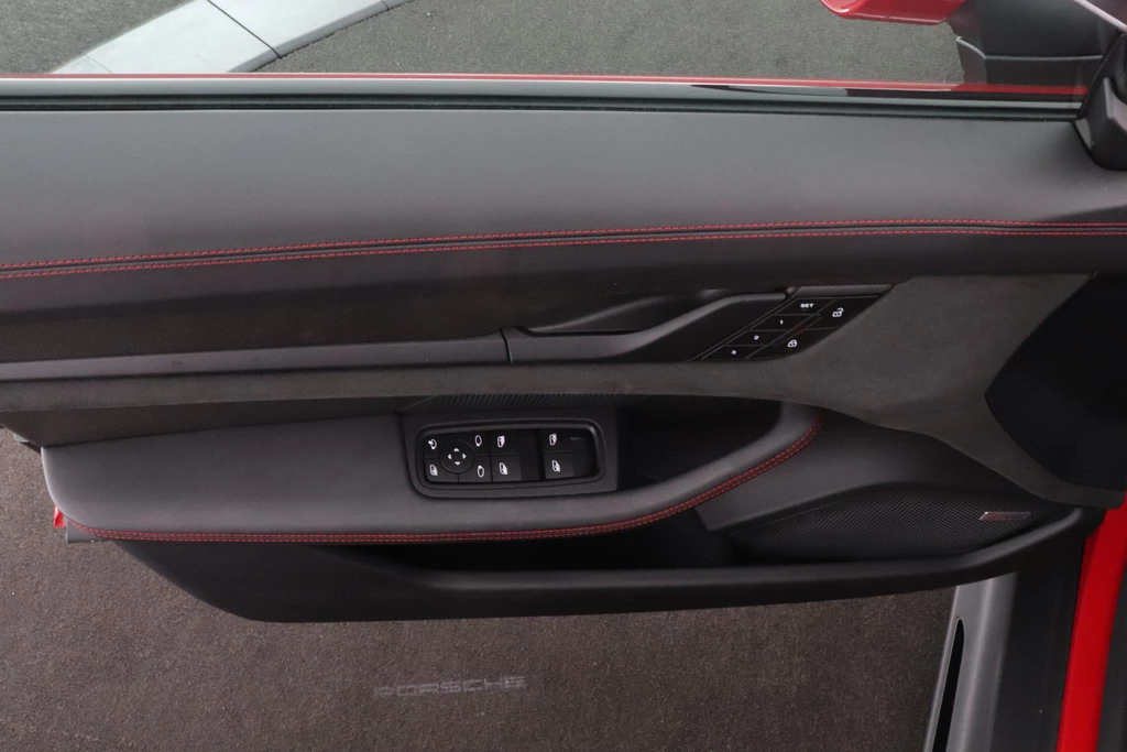 Porsche Taycan – foto 28