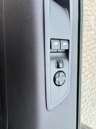 Opel Vivaro-e – thumbnail 38