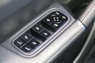 Porsche Cayenne – thumbnail 23