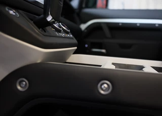 Land Rover Defender – thumbnail 37