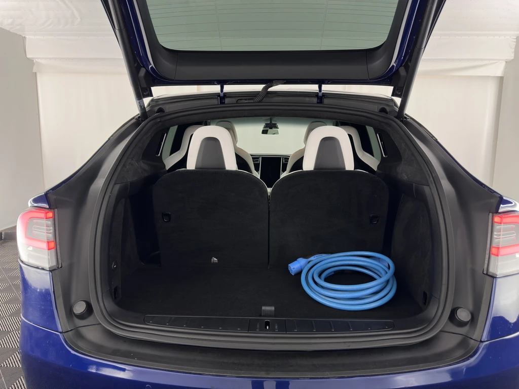 Tesla Model X – foto 12