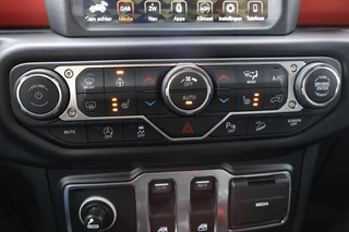 Jeep Wrangler – thumbnail 16