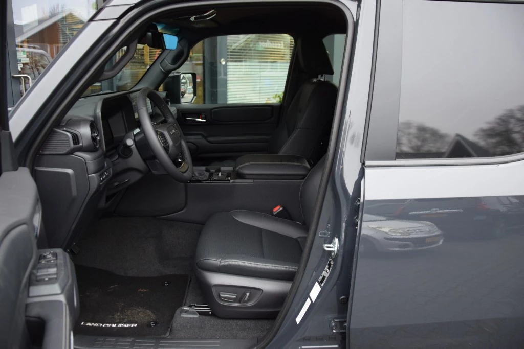 Toyota Land Cruiser – foto 11