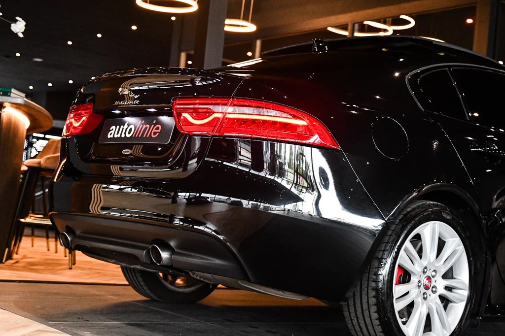 Jaguar XE – foto 8