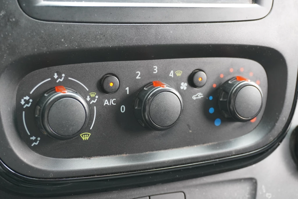 Opel Vivaro – foto 9