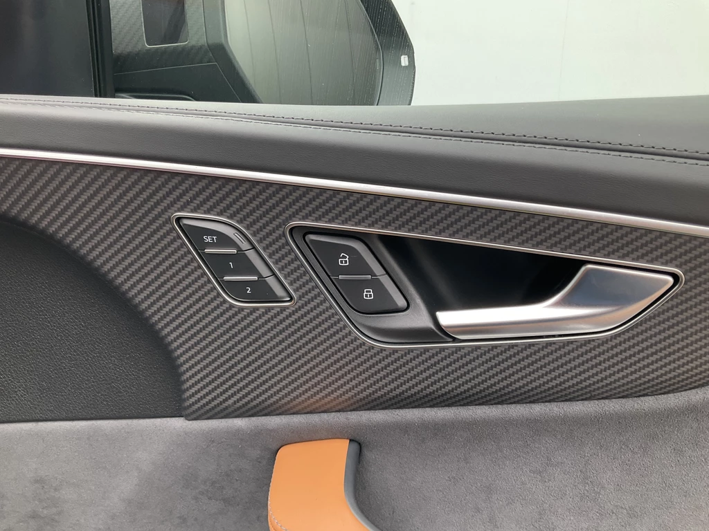 Audi RSQ8 – foto 43