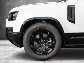 Land Rover Defender – thumbnail 6