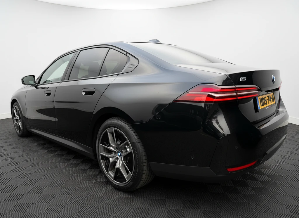 BMW i5 – foto 5