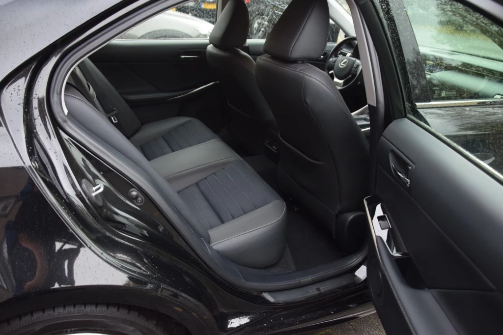 Lexus IS – foto 13