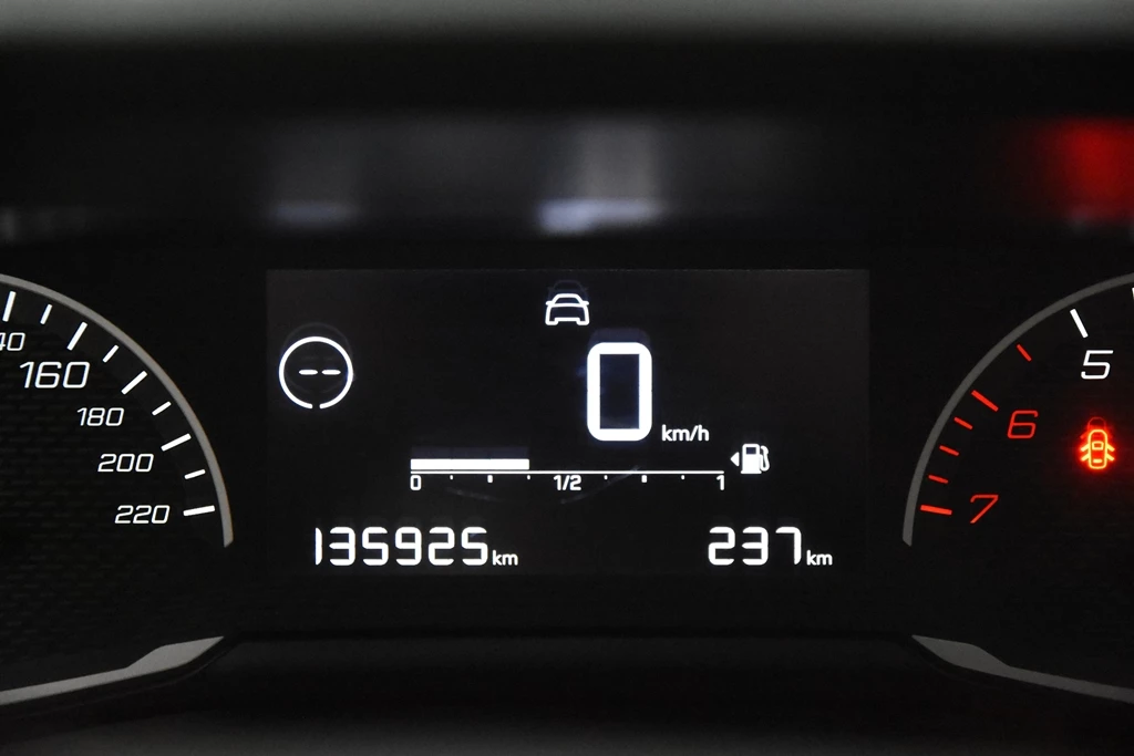 Peugeot 208 – foto 18