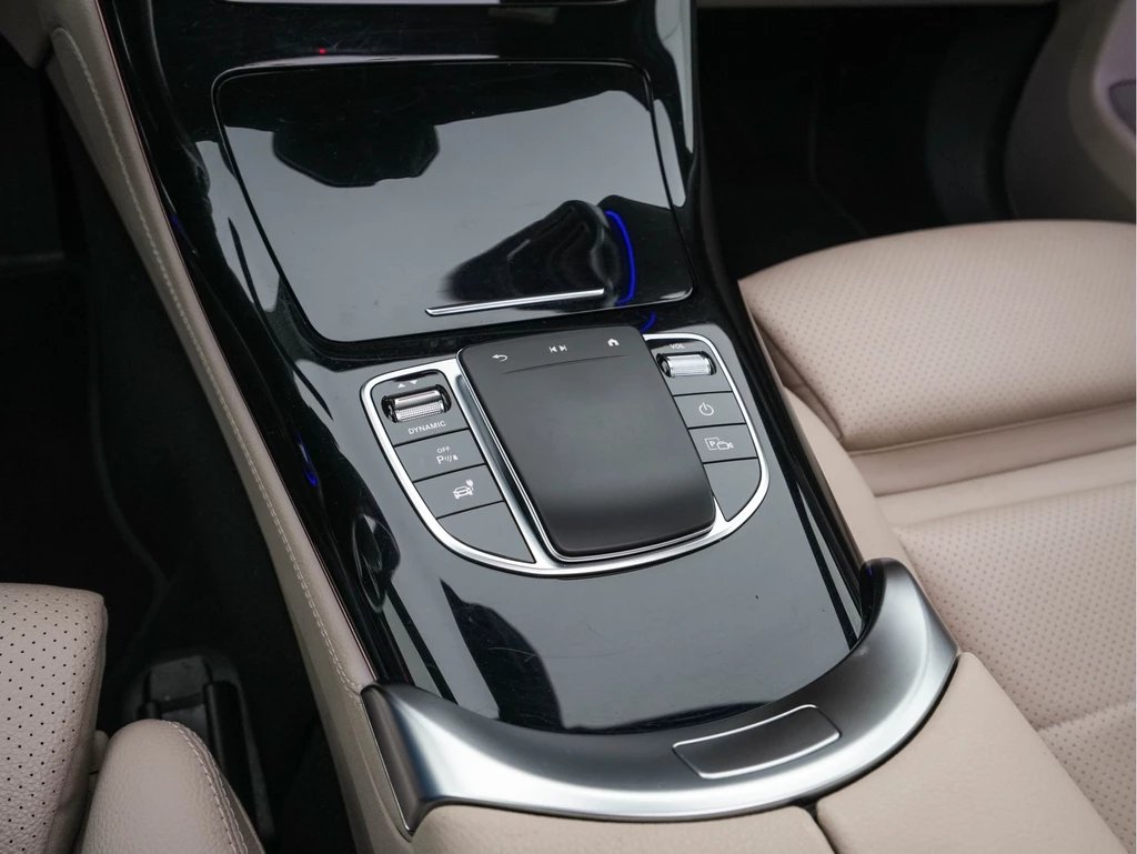 Mercedes-Benz EQC – foto 13