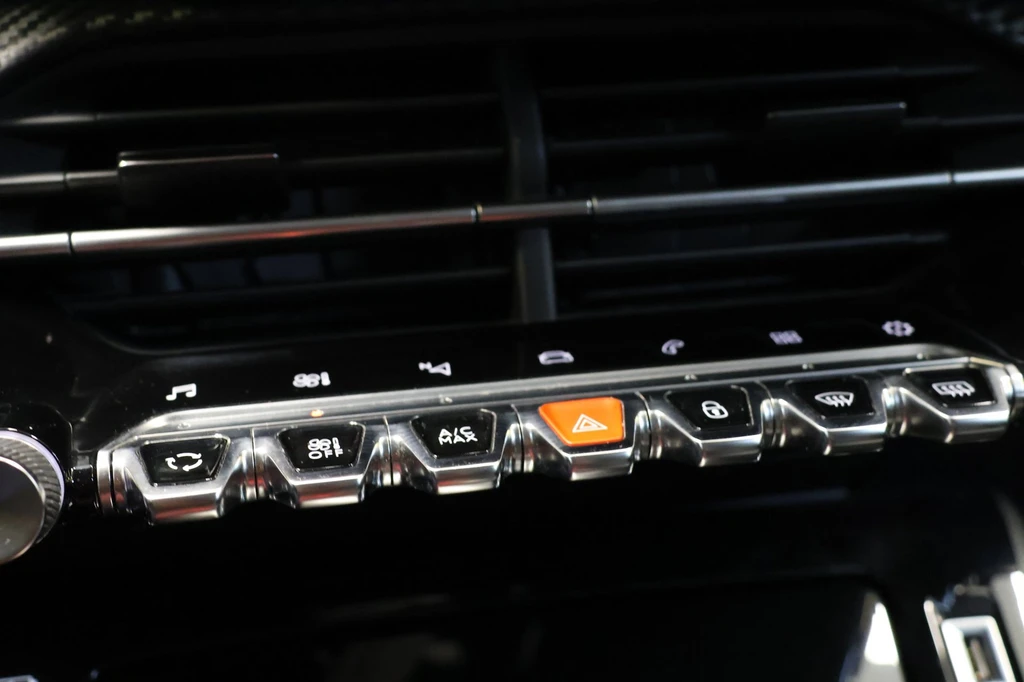 Peugeot 208 – foto 12