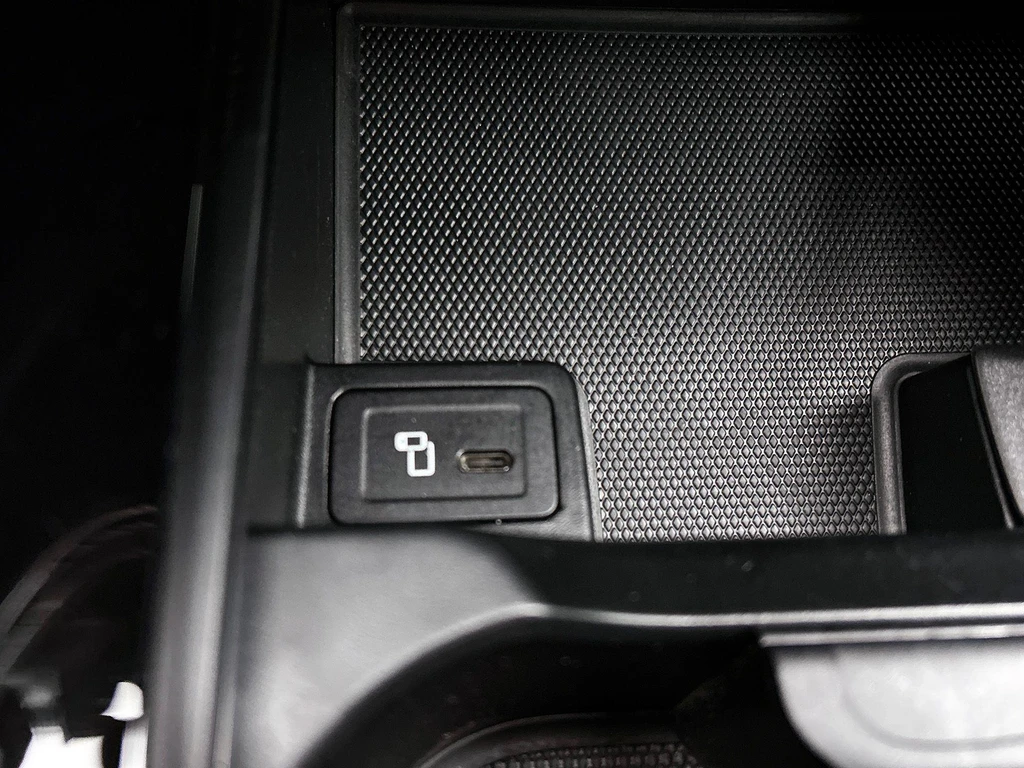 Mercedes-Benz EQA – foto 48