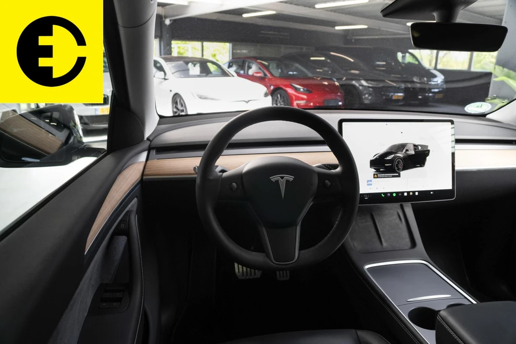 Tesla Model Y – foto 47