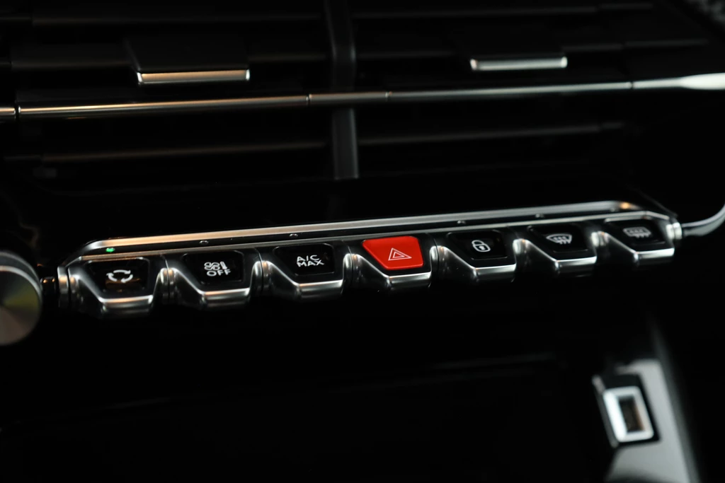 Peugeot 208 – foto 18