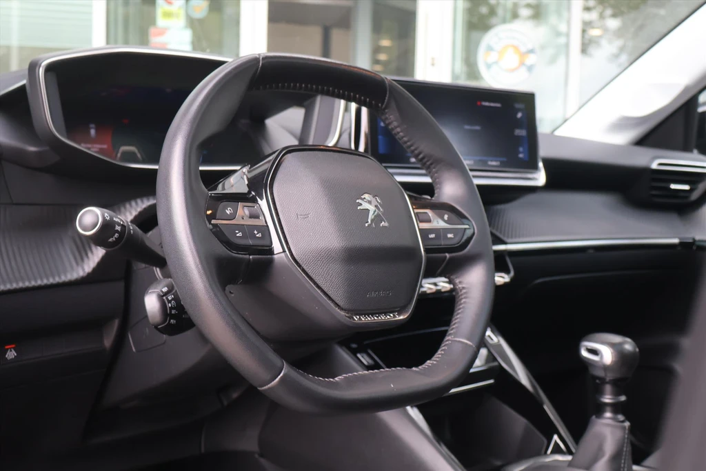 Peugeot 208 – foto 13