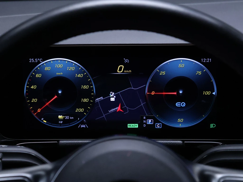 Mercedes-Benz EQA – foto 15