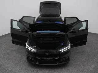 Ford Mustang Mach-E – thumbnail 17