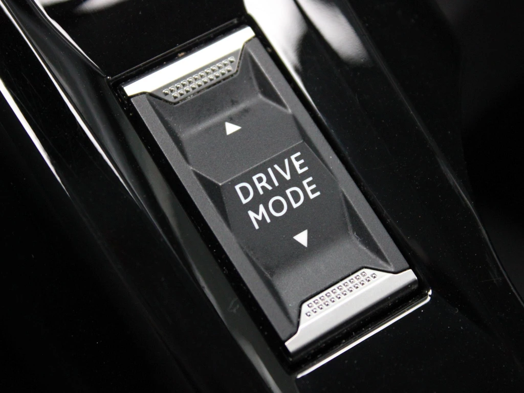 Peugeot e-208 – foto 31