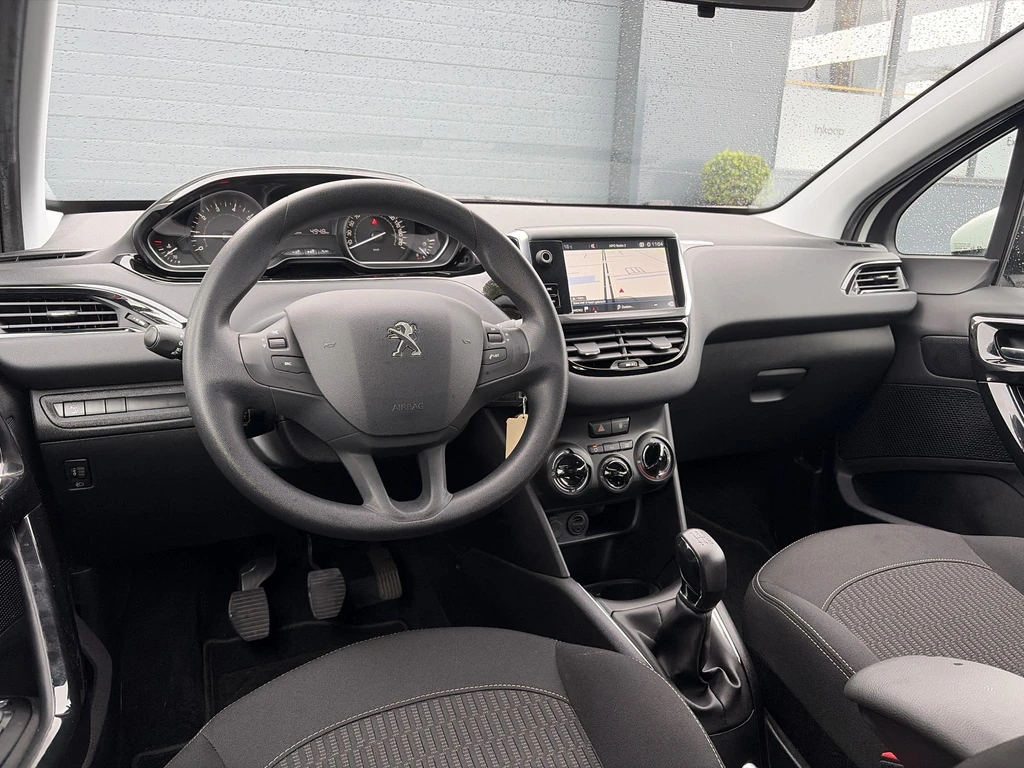 Peugeot 208 – foto 10