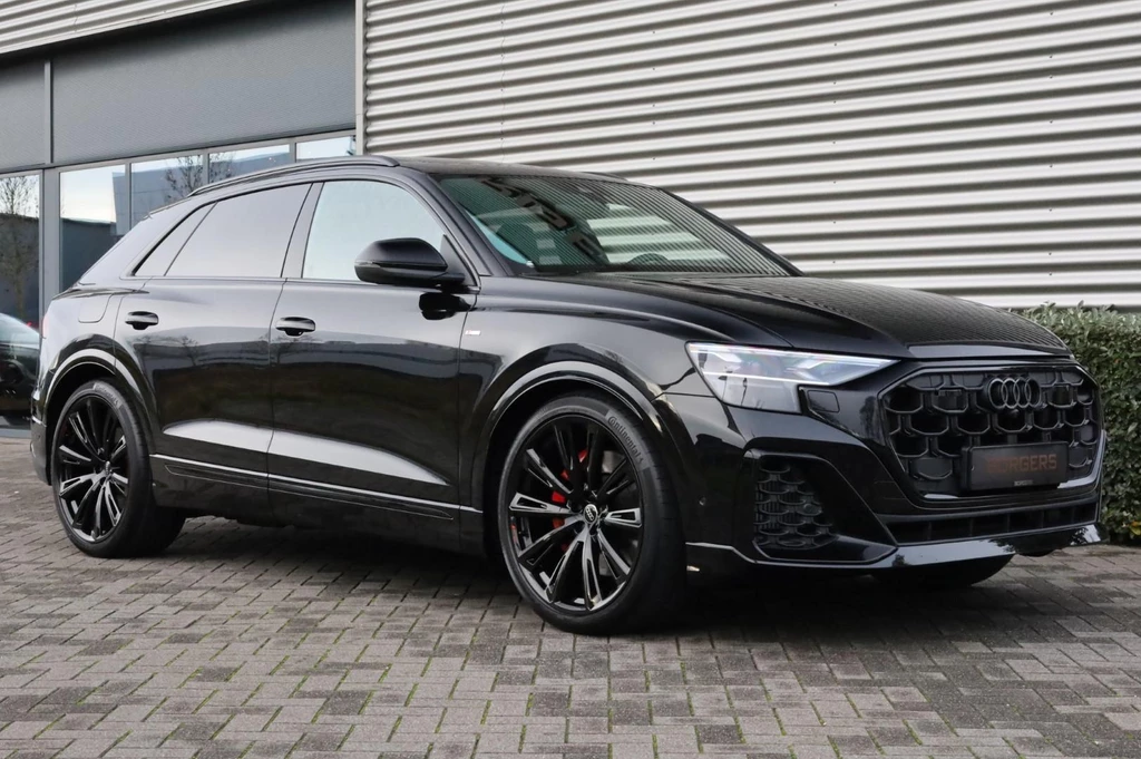Audi Q8 – foto 11
